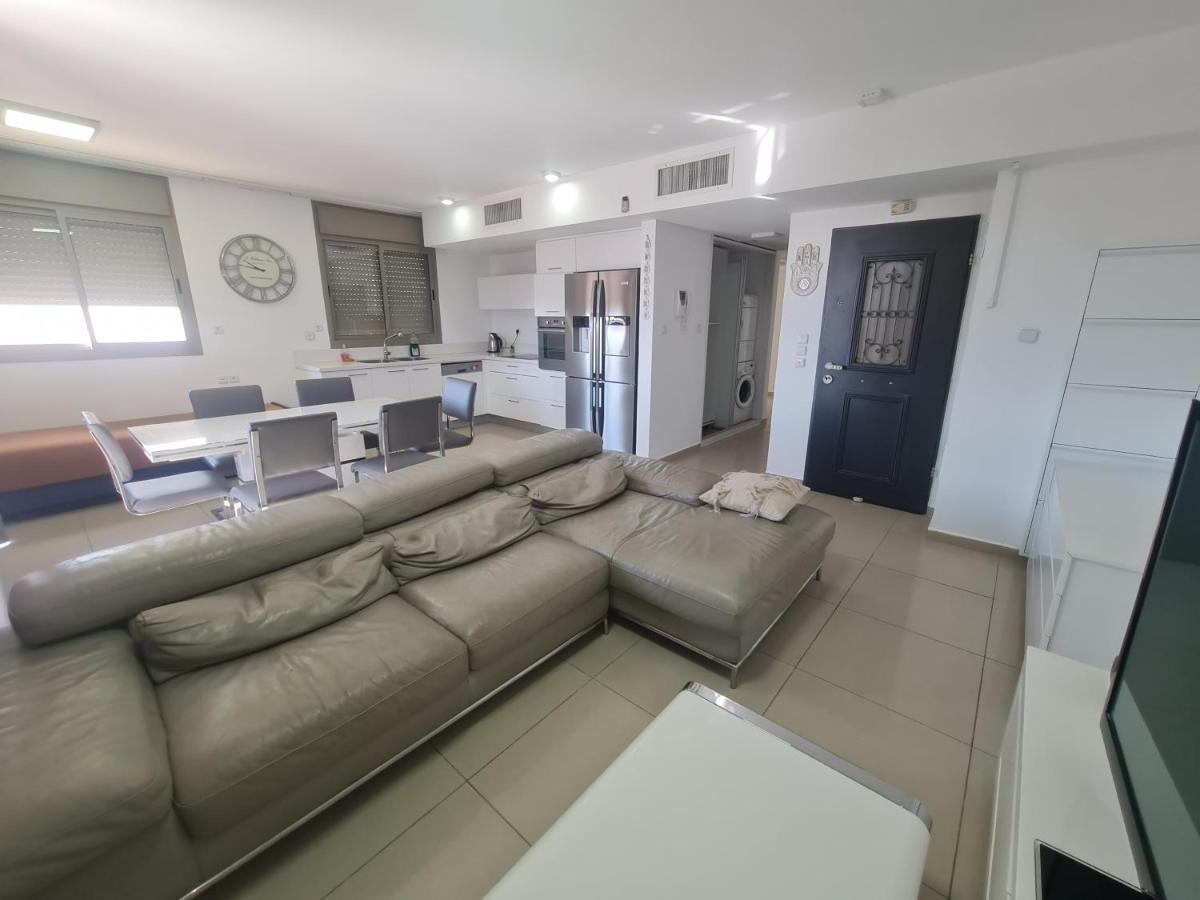 Top-Luxury Exclusive Аpt With Jacuzzi In Front Of The Sea Eilat Exterior photo