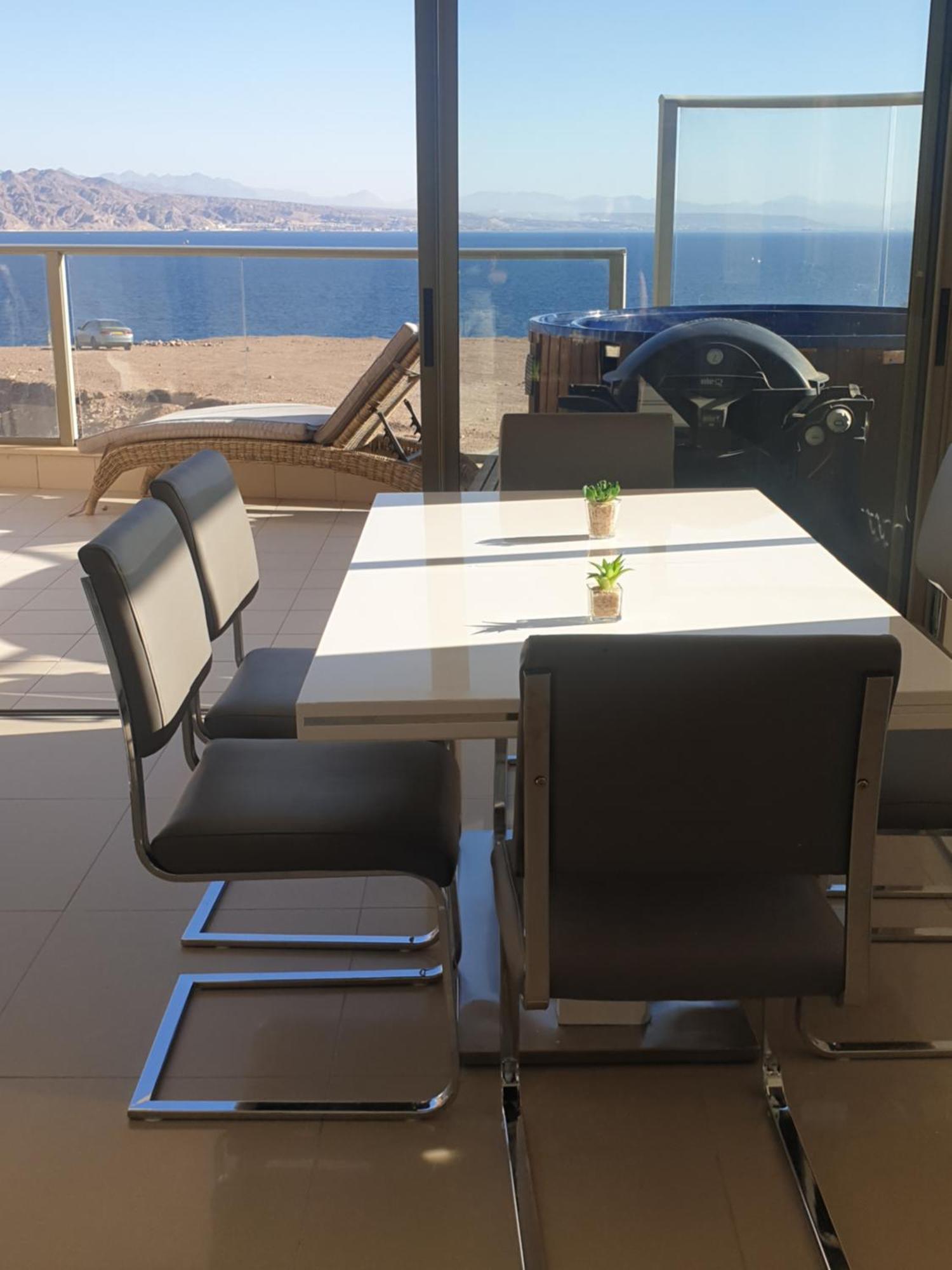 Top-Luxury Exclusive Аpt With Jacuzzi In Front Of The Sea Eilat Exterior photo